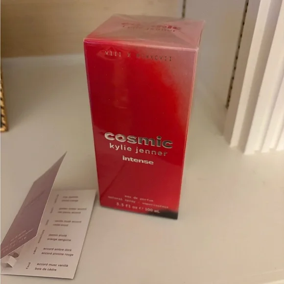 Kylie Jenner Perfume - Cosmic Intense 100ml - Picture 3 of 4
